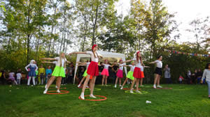 Hula Hoop zum Nachbarschaftsfest im Asylheim Lobeda