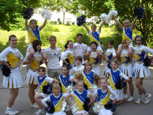 Torsten Ziegner und Felix Holzner in Mitten unserer Cheerleader